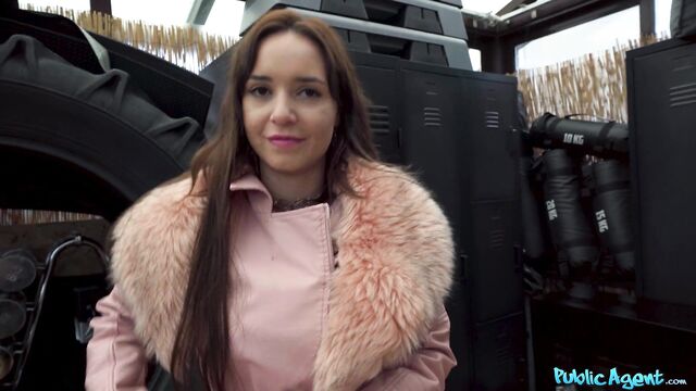 Анальный тройничок с мастурбатором и девушкой